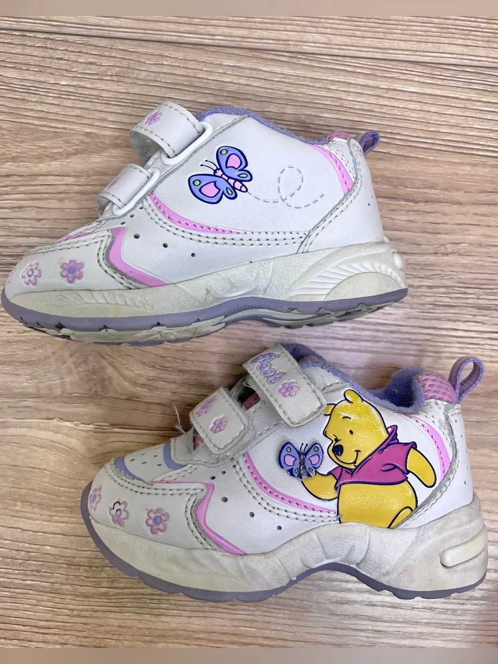 Vtg Y2K Disney Winnie the Pooh Girls Shoes Size 4 Buster Brown Butterfly Flowers